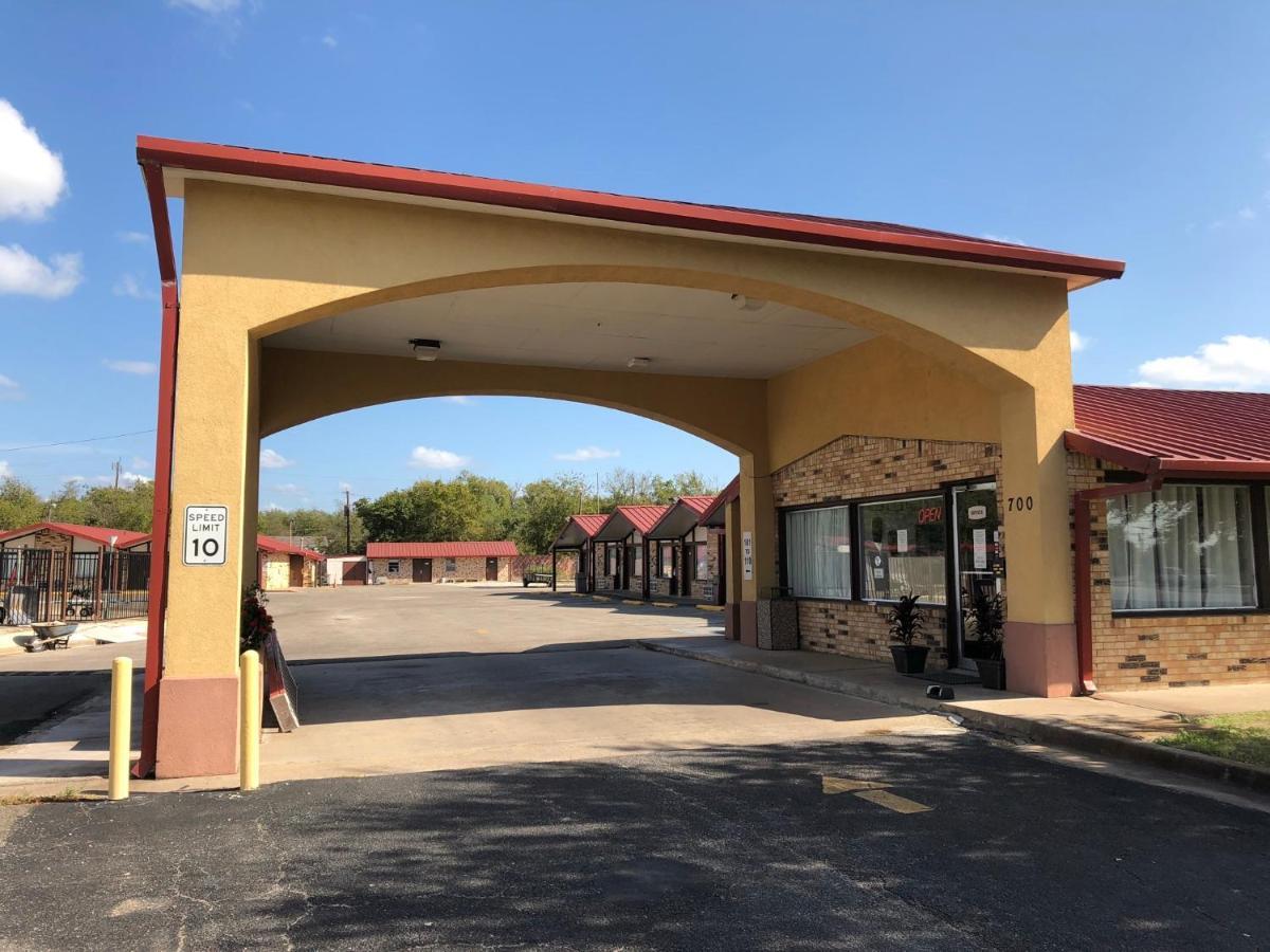 Kings Inn Mexia Bagian luar foto