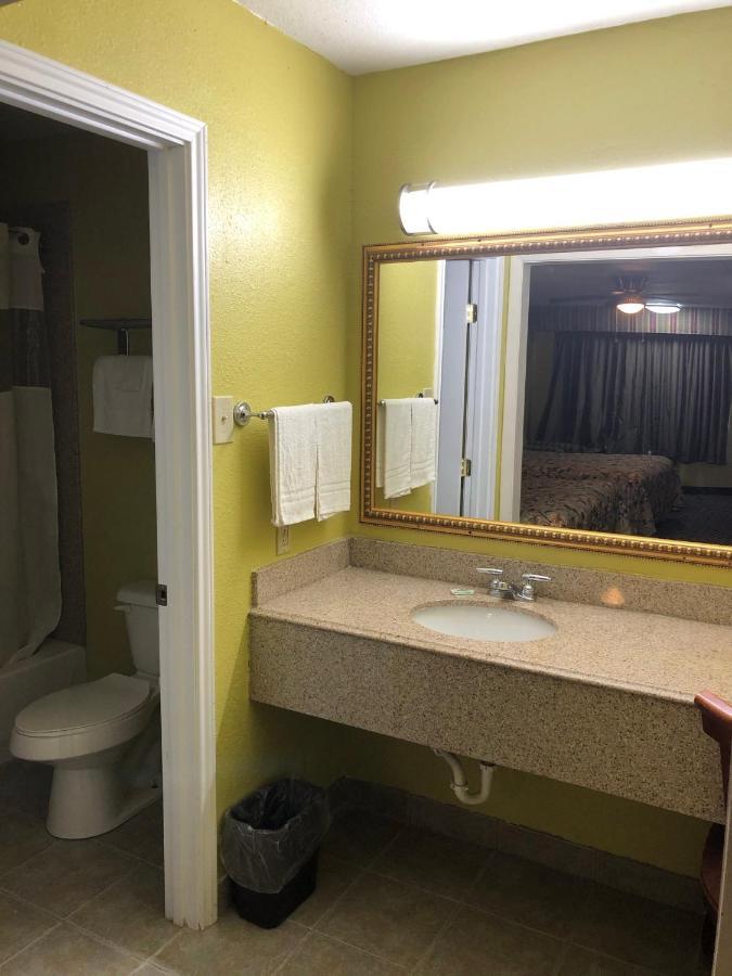 Kings Inn Mexia Bagian luar foto